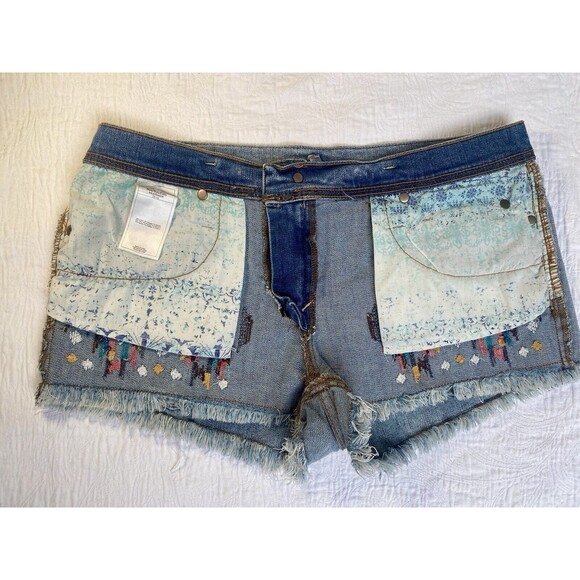 ROXY Juniors Size 9/29 Embroidered BOHO Southwest Print Jeans Shorts Frayed Hems - Picture 9 of 14